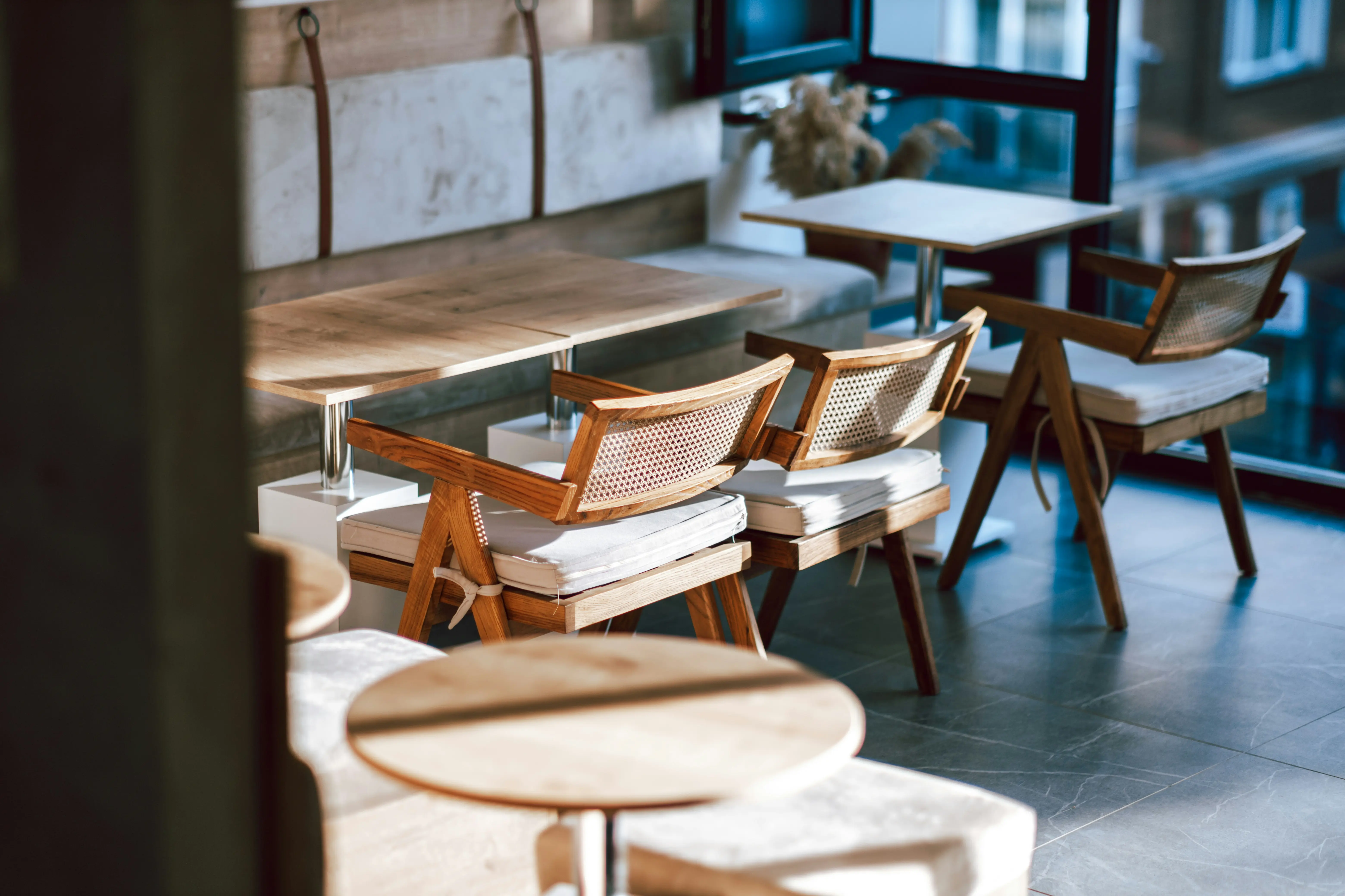 Mesa de restaurante elegante — fidelización de Clientes con Luyoa®Cards