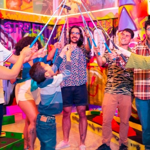 与朋友一起享受