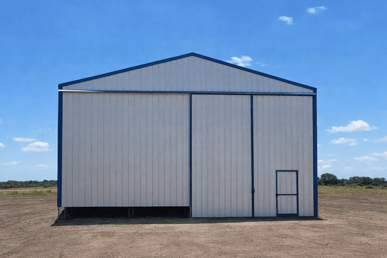 Galpón metálico industrial 10x25 m para depósito o maquinaria agrícola con estructura de acero en Charata, Chaco.