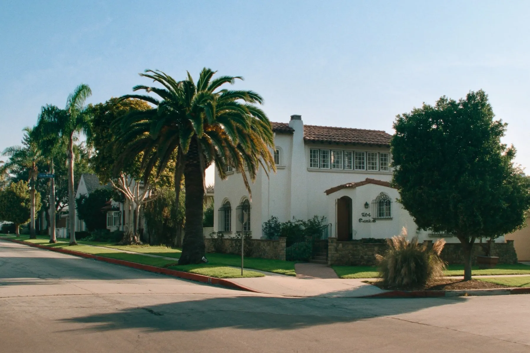 A Spanish revival street corner in Los Feliz