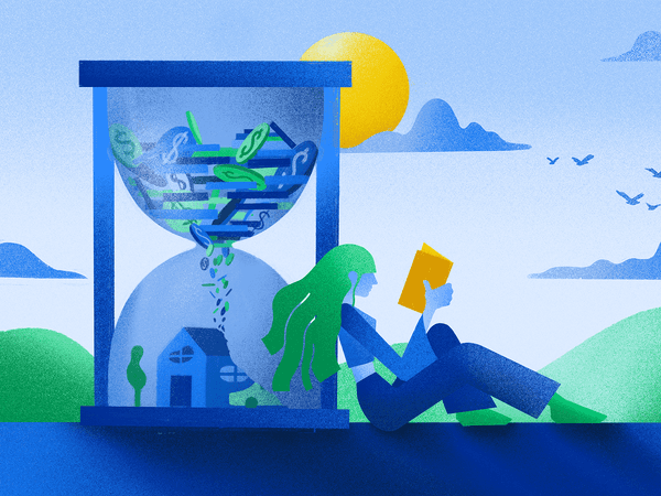 Imagen de una persona haciendo su maleta para irse de viaje