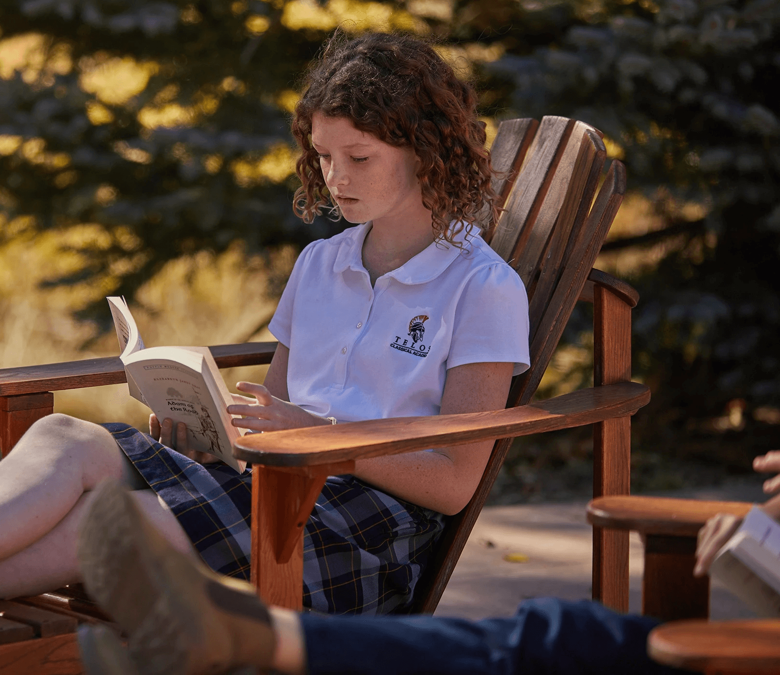 Student reading book