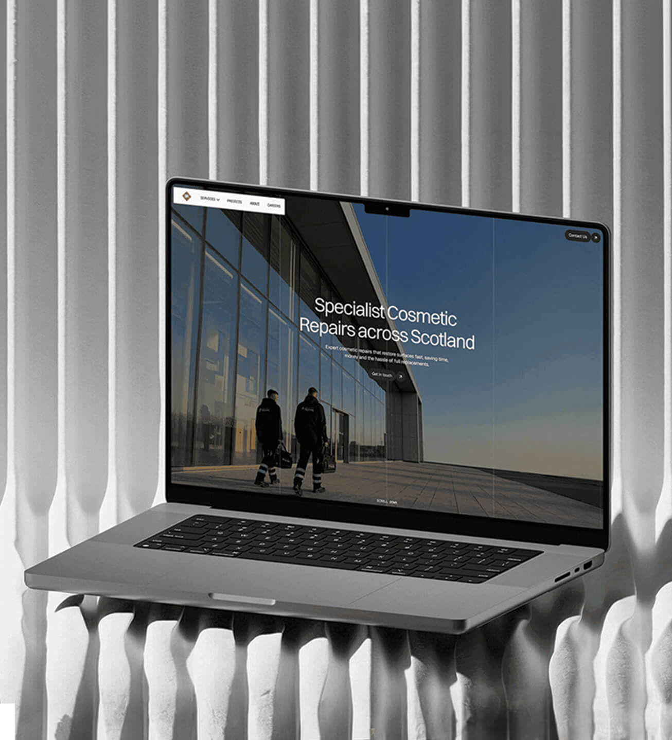 Minimalistic fashion lady