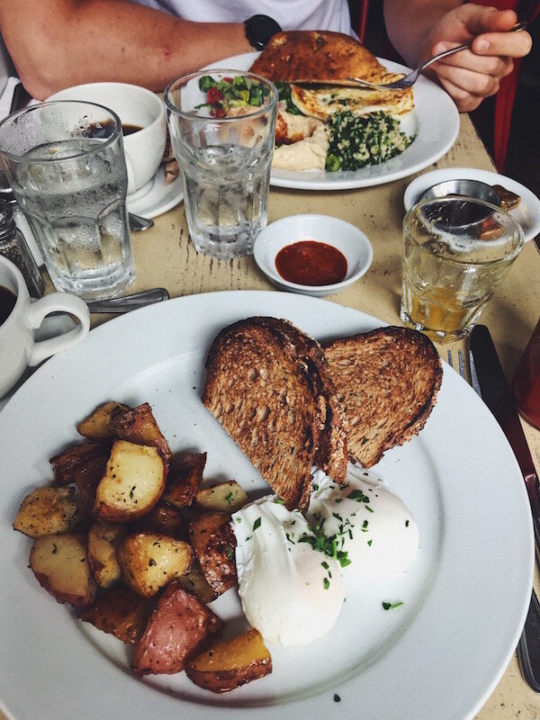 cafemogador_nyc_brunch_moroccaneggs_foodie_hotspots_lottiemurphyblog.jpg