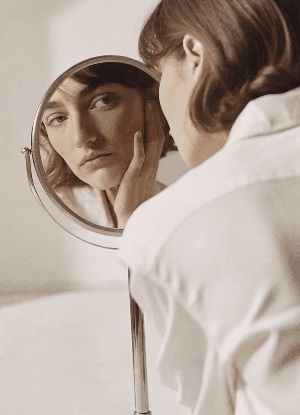 person managing their expenses on a laptop