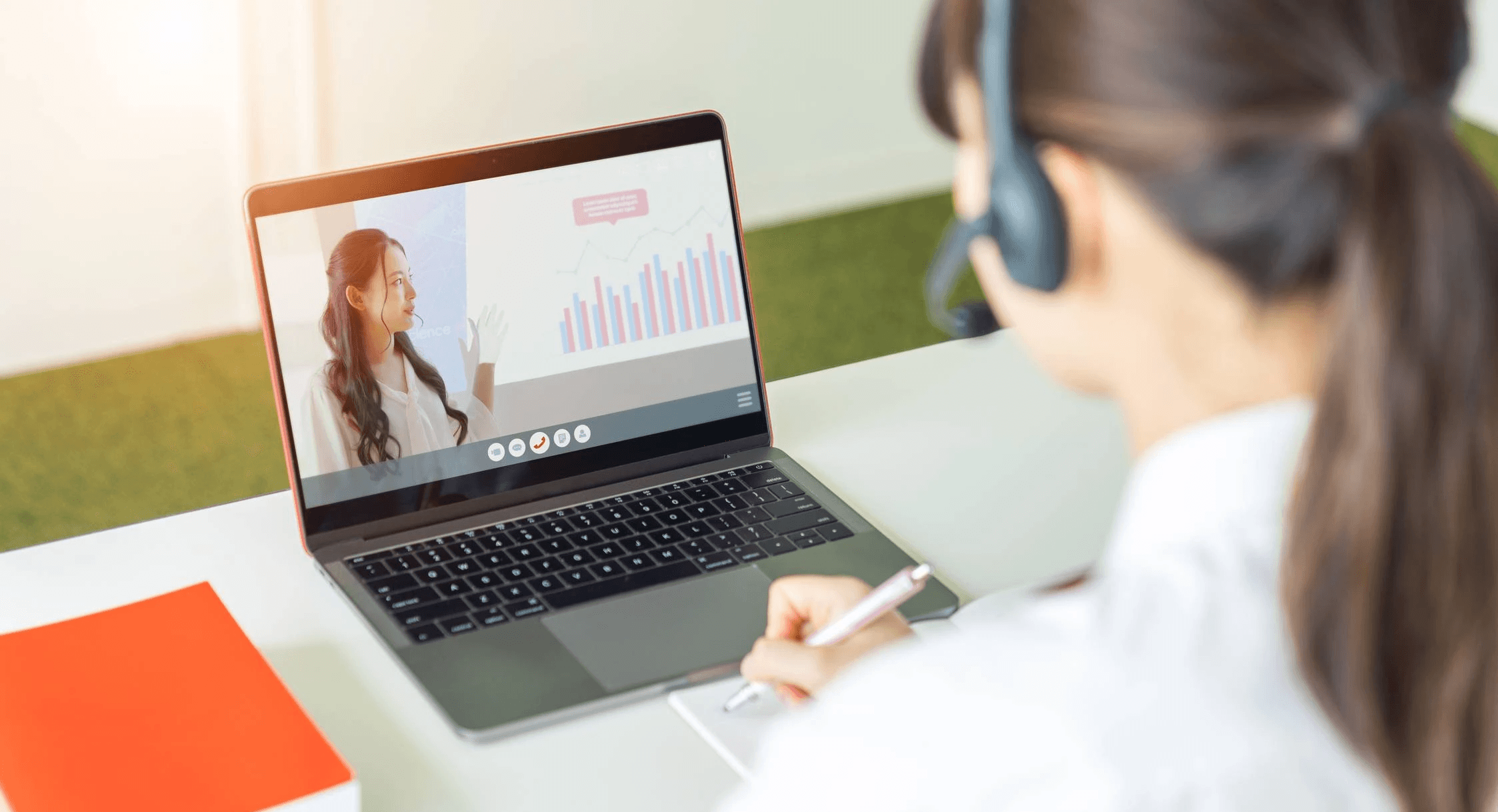 Girl watching a lecture online class - Online Chinese Courses for College Credit