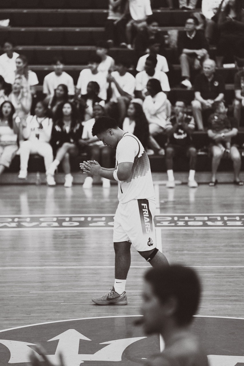 Basketball player clapping