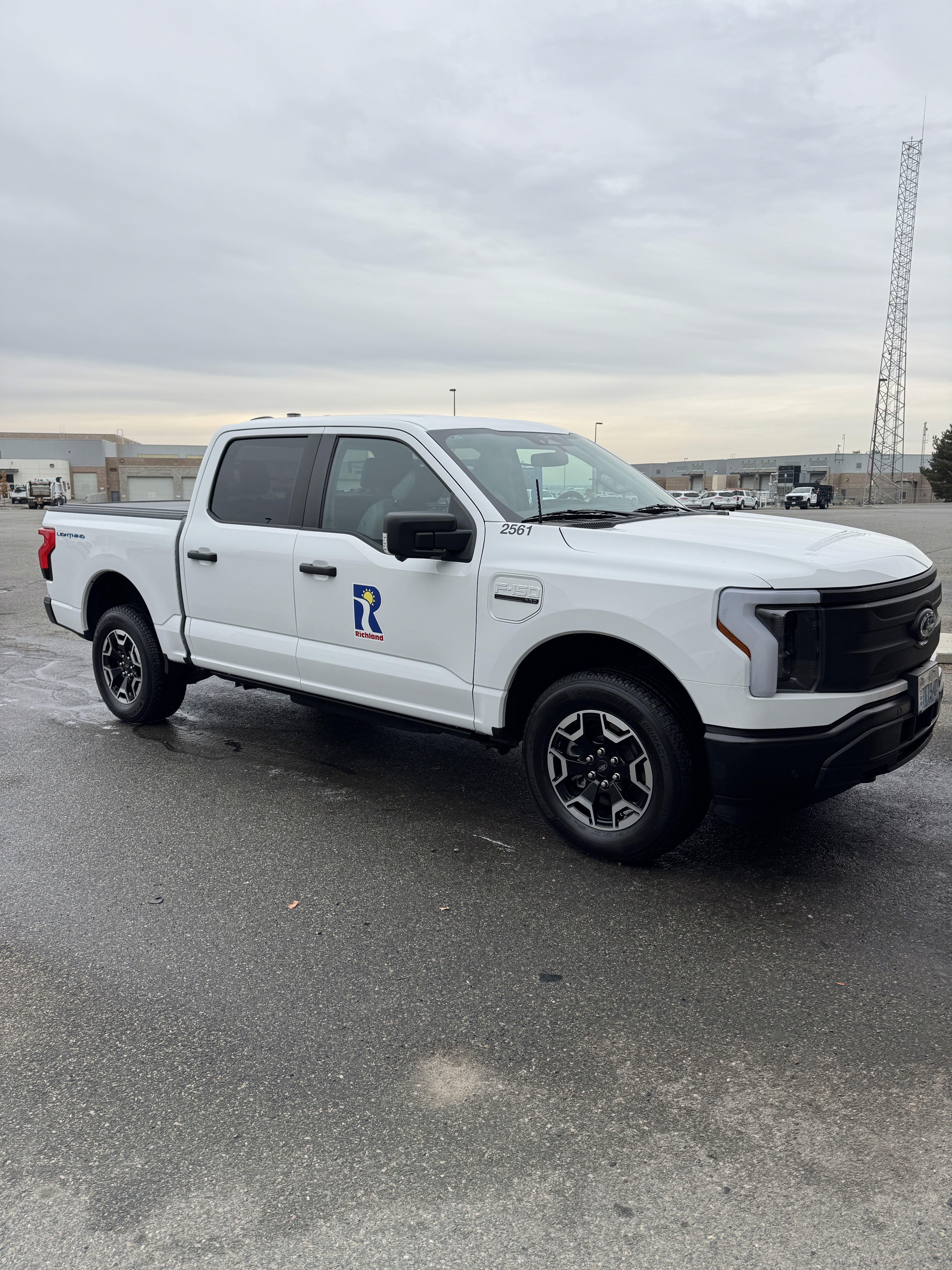 Municipal fleet vehicle cleaning and reconditioning services