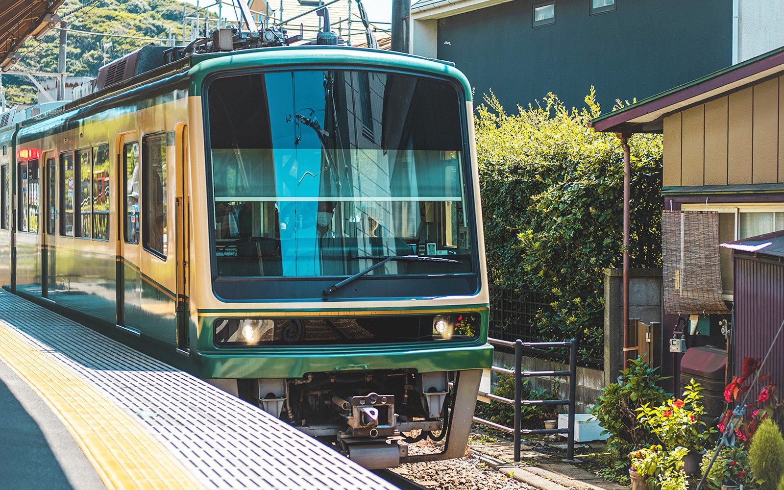 Enoden Tram, connecting Fujisawa to Kamakura
