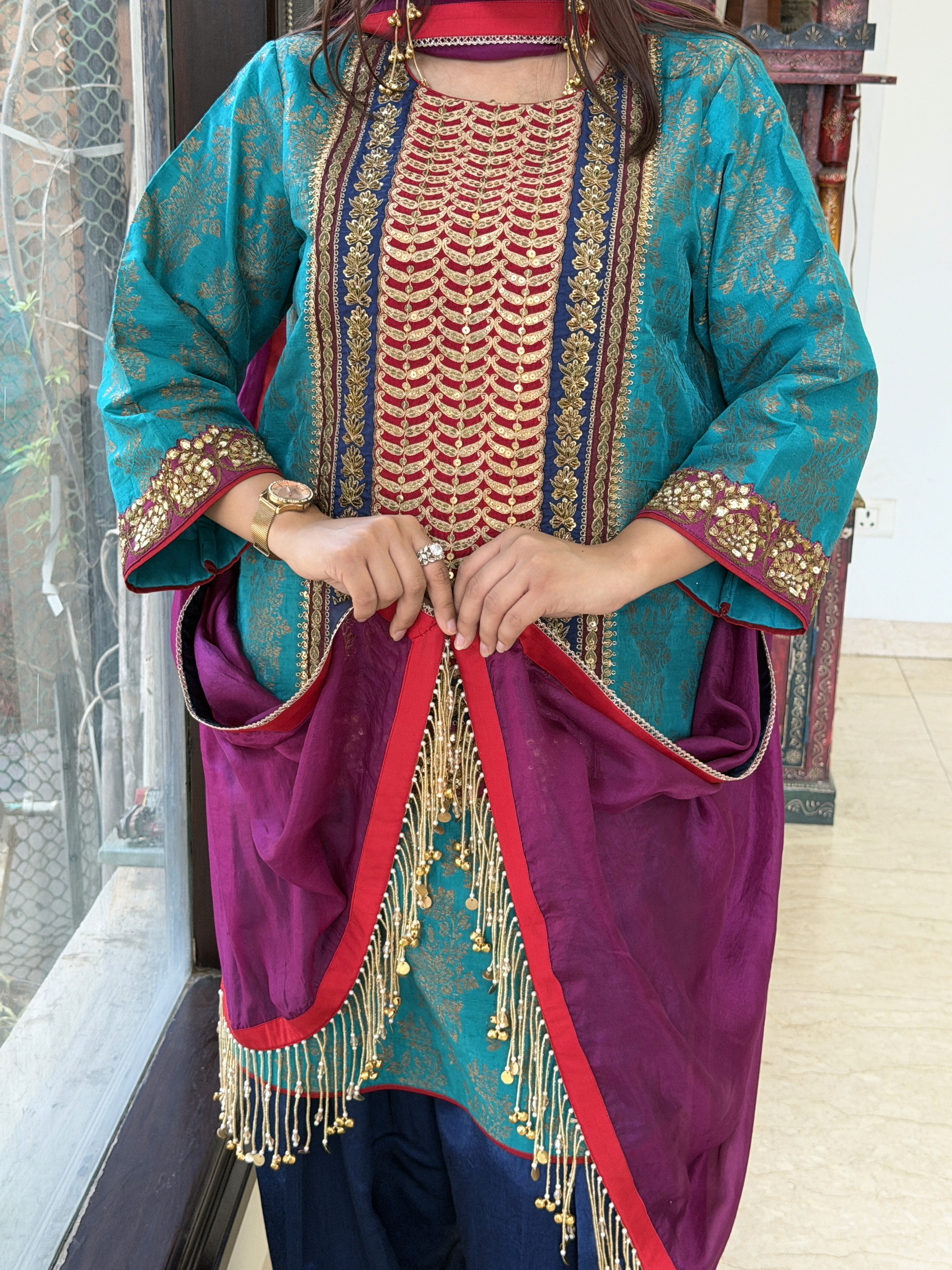 The Mor Darbar Set thumbnail 2