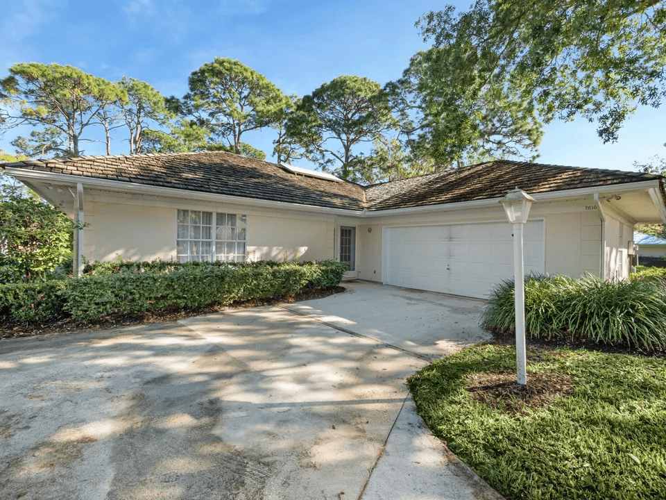 2004 Roof Replacement in Reserve Golf Villas, PGA Village, Port St Lucie with Cedar Shakes