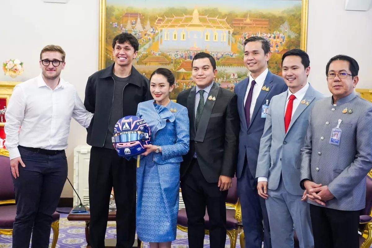 Williams F1's Alex Albon meeting the then-Prime Minister of Thailand