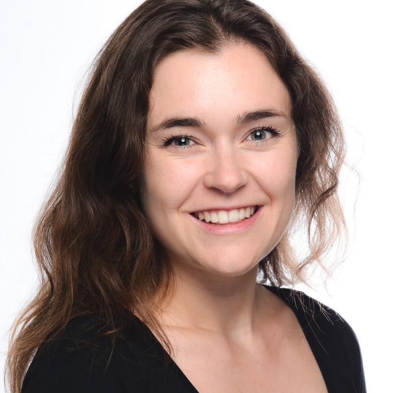 bild employe white background 