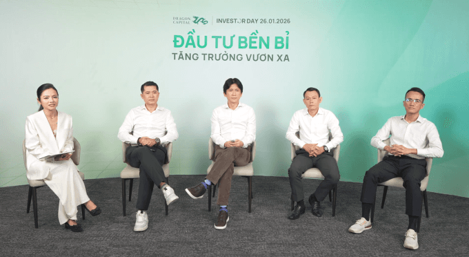 Từ trái qua ông Võ Nguyễn Khoa Tuấn, ông Lê Anh Tuấn, ông Diệp Quốc Khang và ông Nguyễn Sang Lộc tại Investor Day 2026. Ảnh: Thanh Tùng