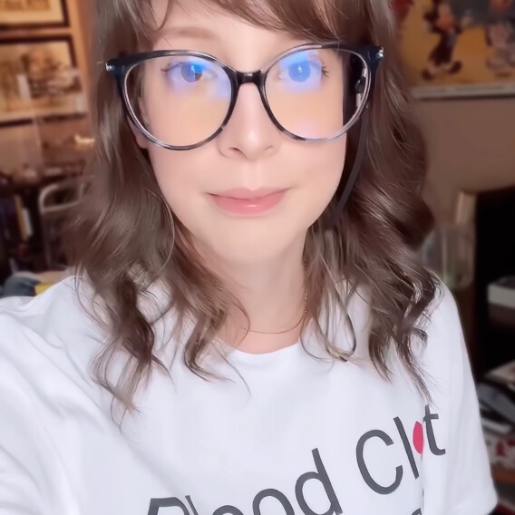 chelsey headshot