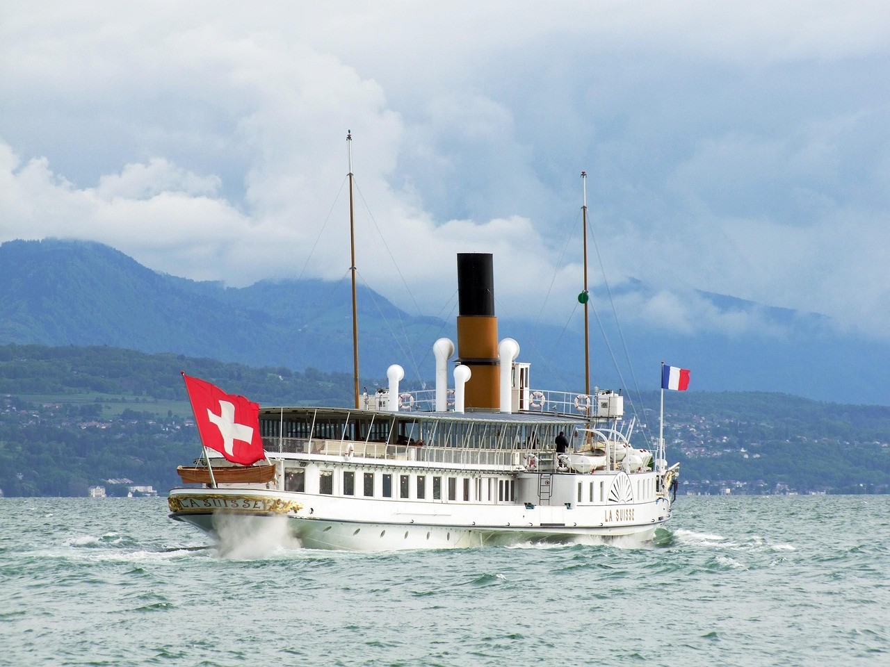 Boat giving a tour of lake geneva