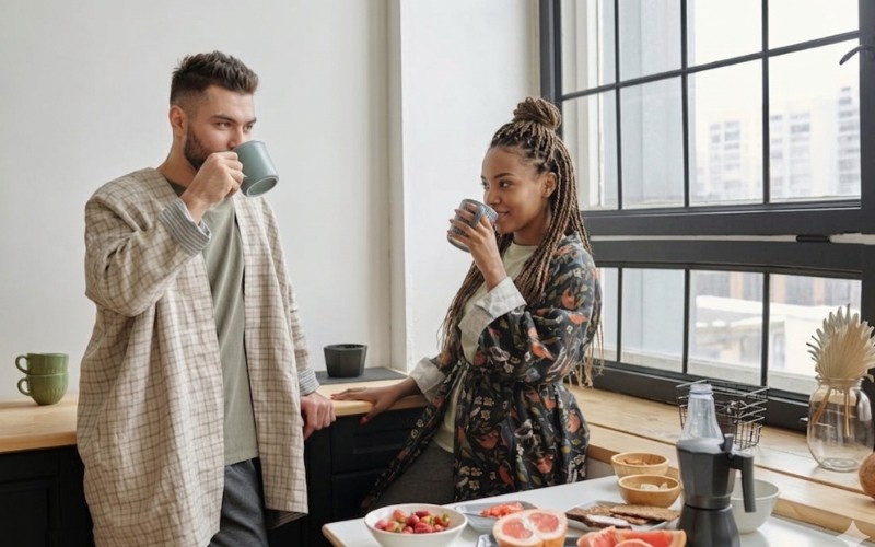 Couple following a calm morning routine before starting the day&nbsp;