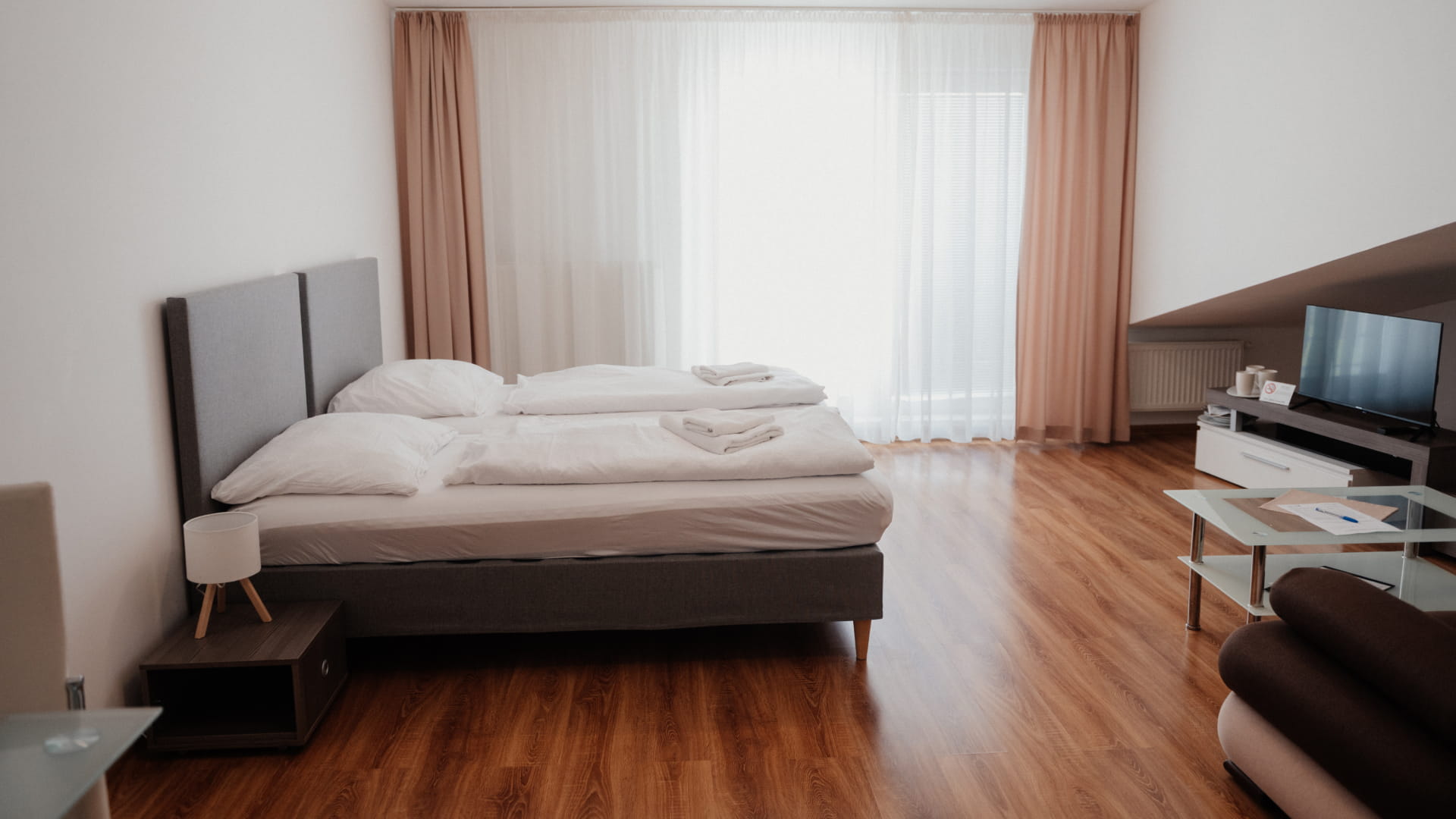 Hotel Room Lux
