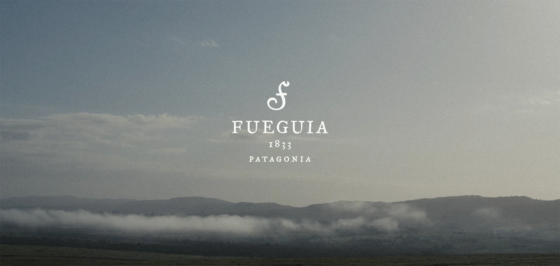 Fueguia para Fueguia: tercer fotograma de contenido multimedia que muestra escena sensorial con materia orgánica y profundidad suave.