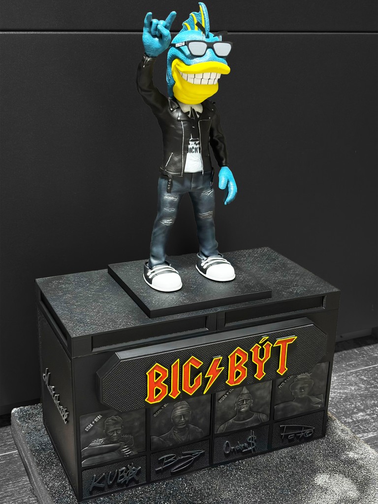 Sběratelská figurka vojáka Helldivers 2, ručně malovaná, s detailem výstroje a podstavcem s logem