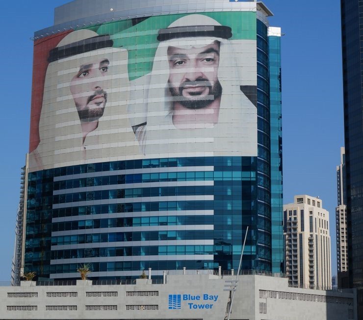 Our commercial real estate experts specialize in the purchase and leasing of prime offices in high-rise towers.