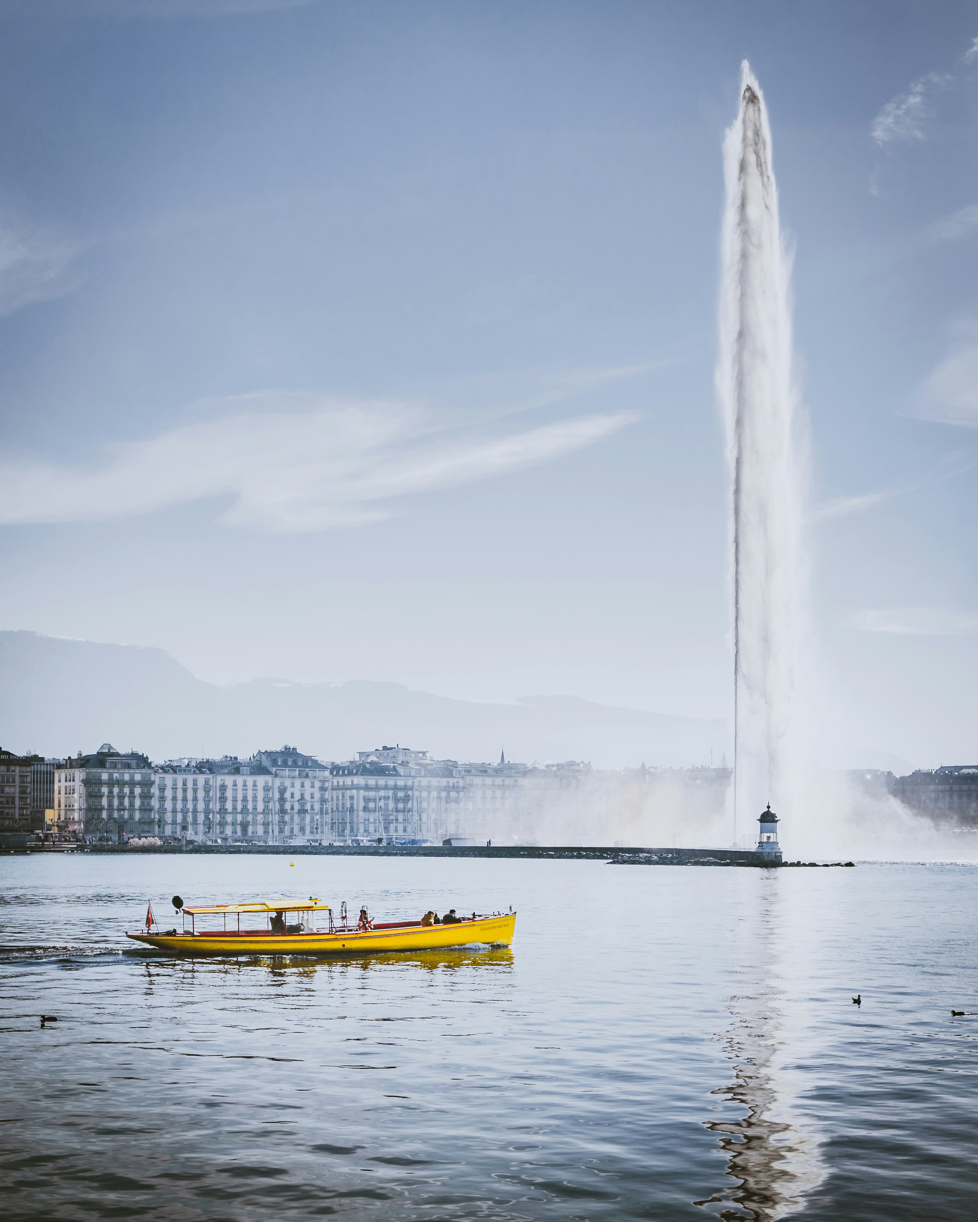 Picture of the lake in Geneva