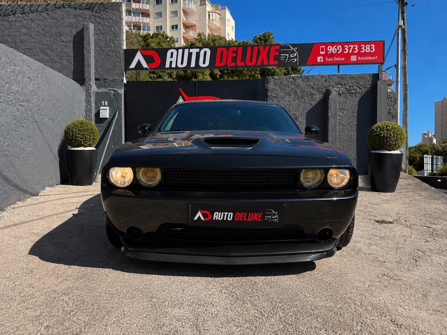 Dodge Challenger — frente