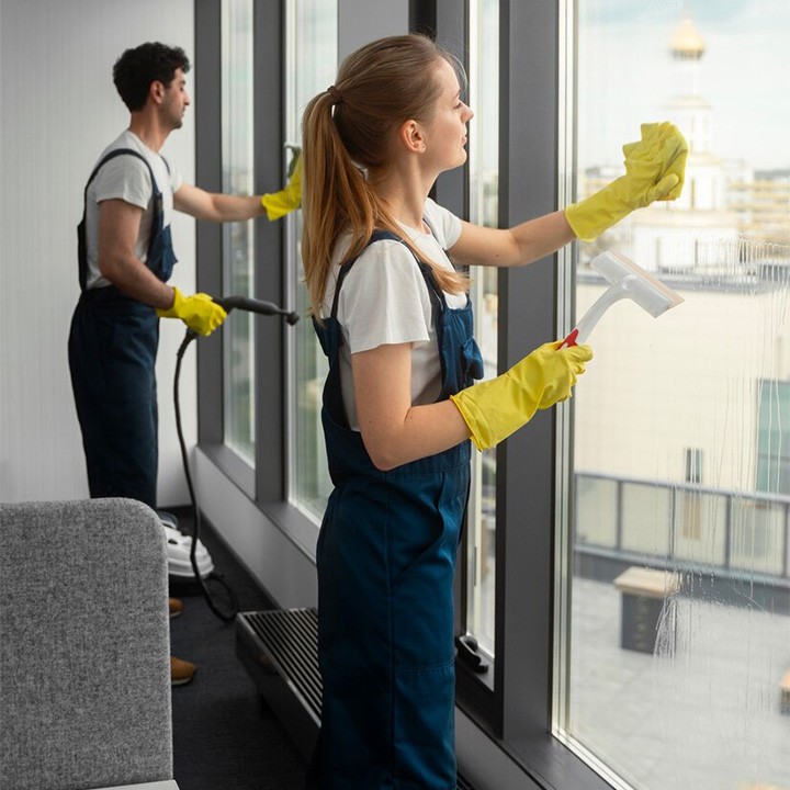 Nettoyage de vitres à 2 personnes à Lure