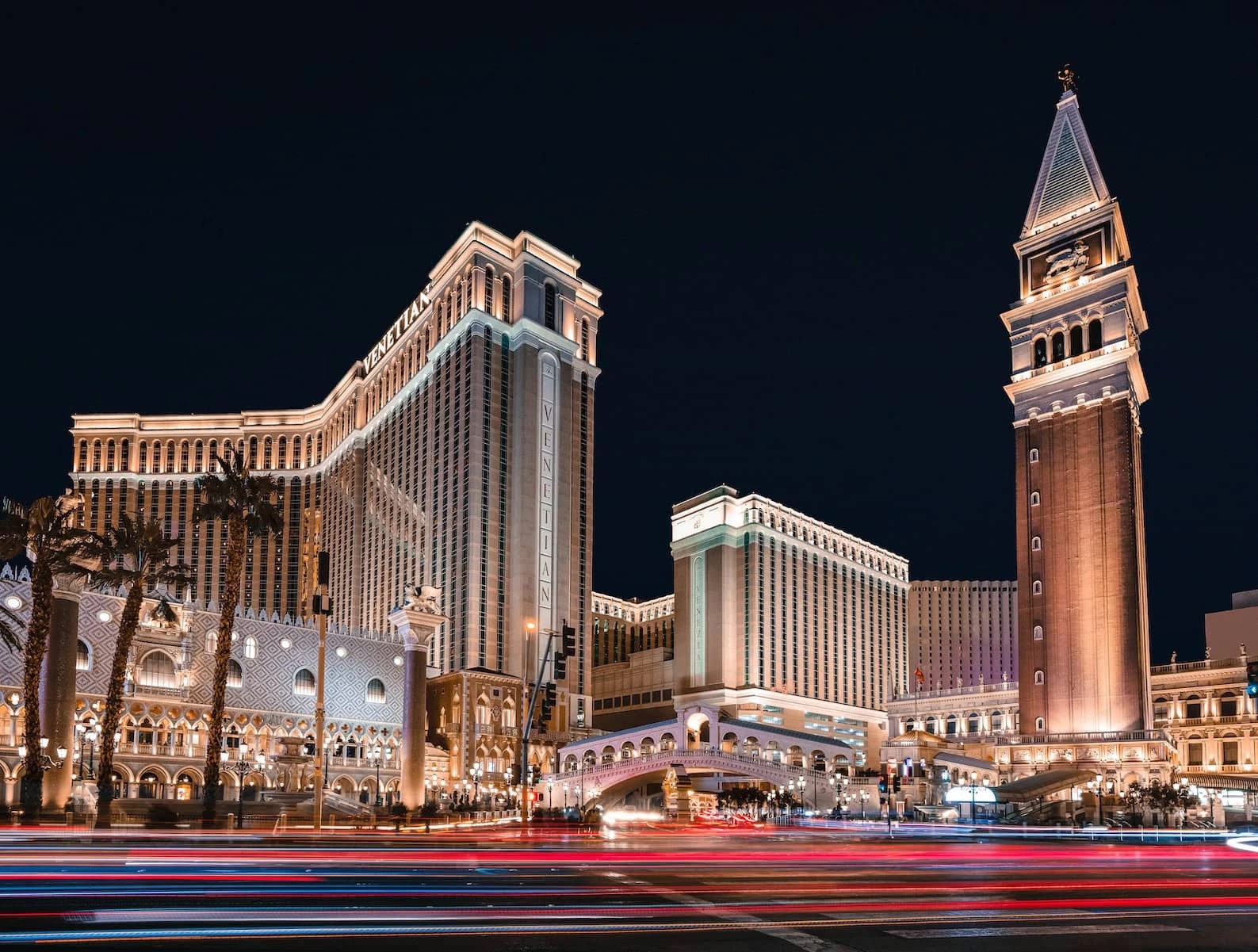 Image of the exterior of the Venetian and Palazzo towers at The Venetian Resort Las Vegas
