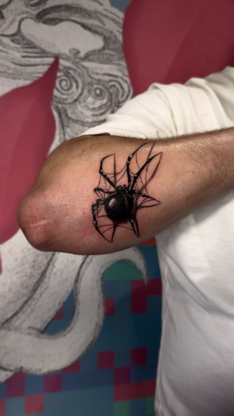Kensi tattoo work