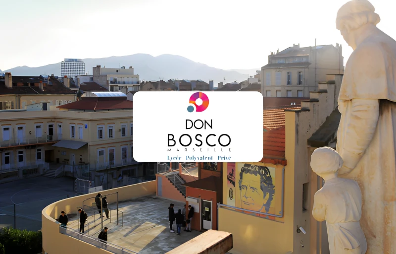 prise de vue d'une fenêtre du lycée don bosco à marseille sur l'entrée principale