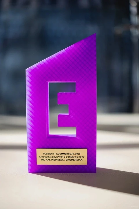 Pełna statuetka Edukatora E-commerce Roku 2026
