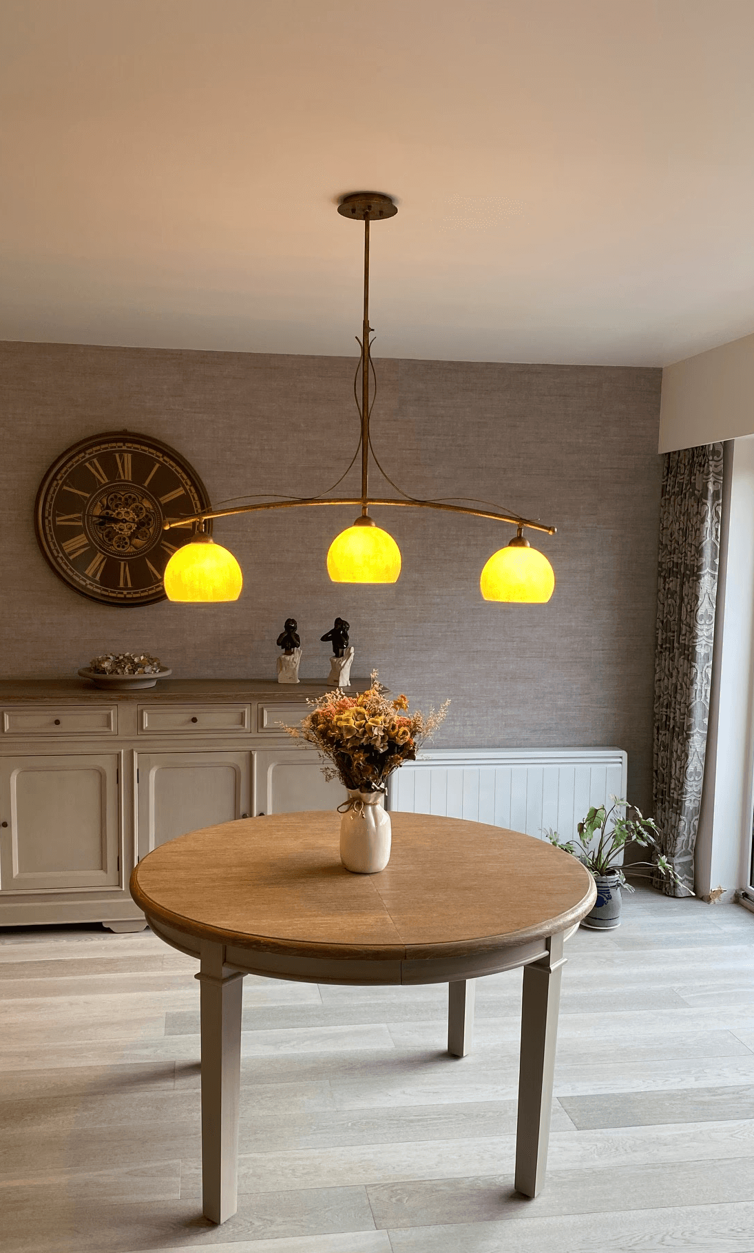 Maatwerk hangverlichting van Bellini Lighting in een woonruimte voor functionele en sfeervolle verlichting