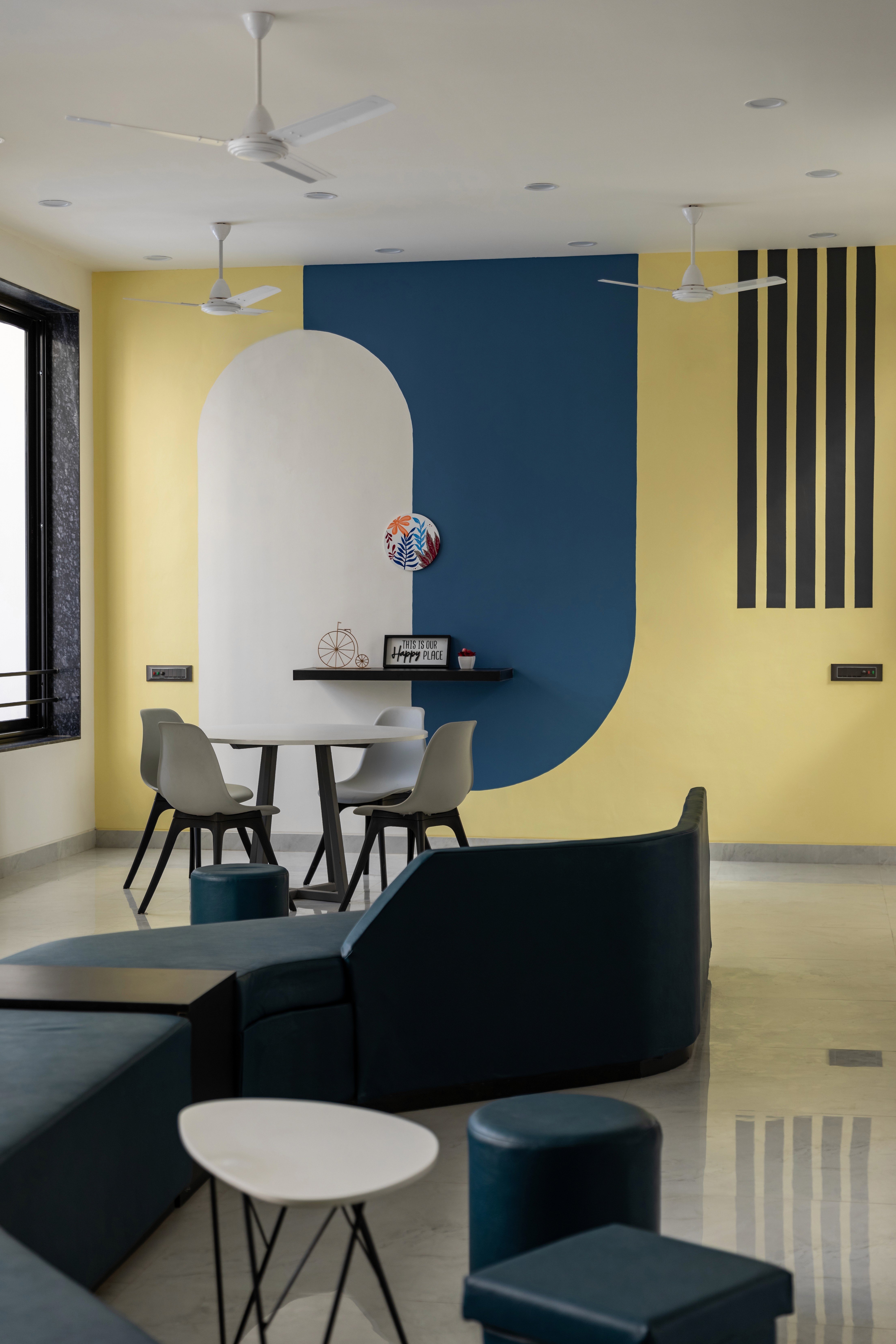 a black female model