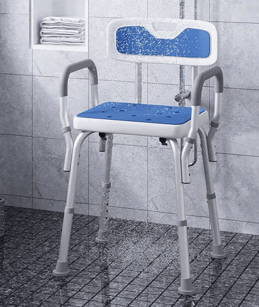 a blurry photo of a white background