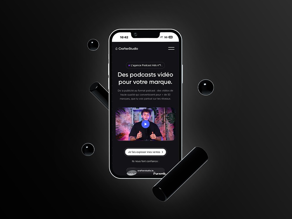 Section hero mobile du site de Crafter Studio, agence podcasts vidéo, par Keyz Digital.