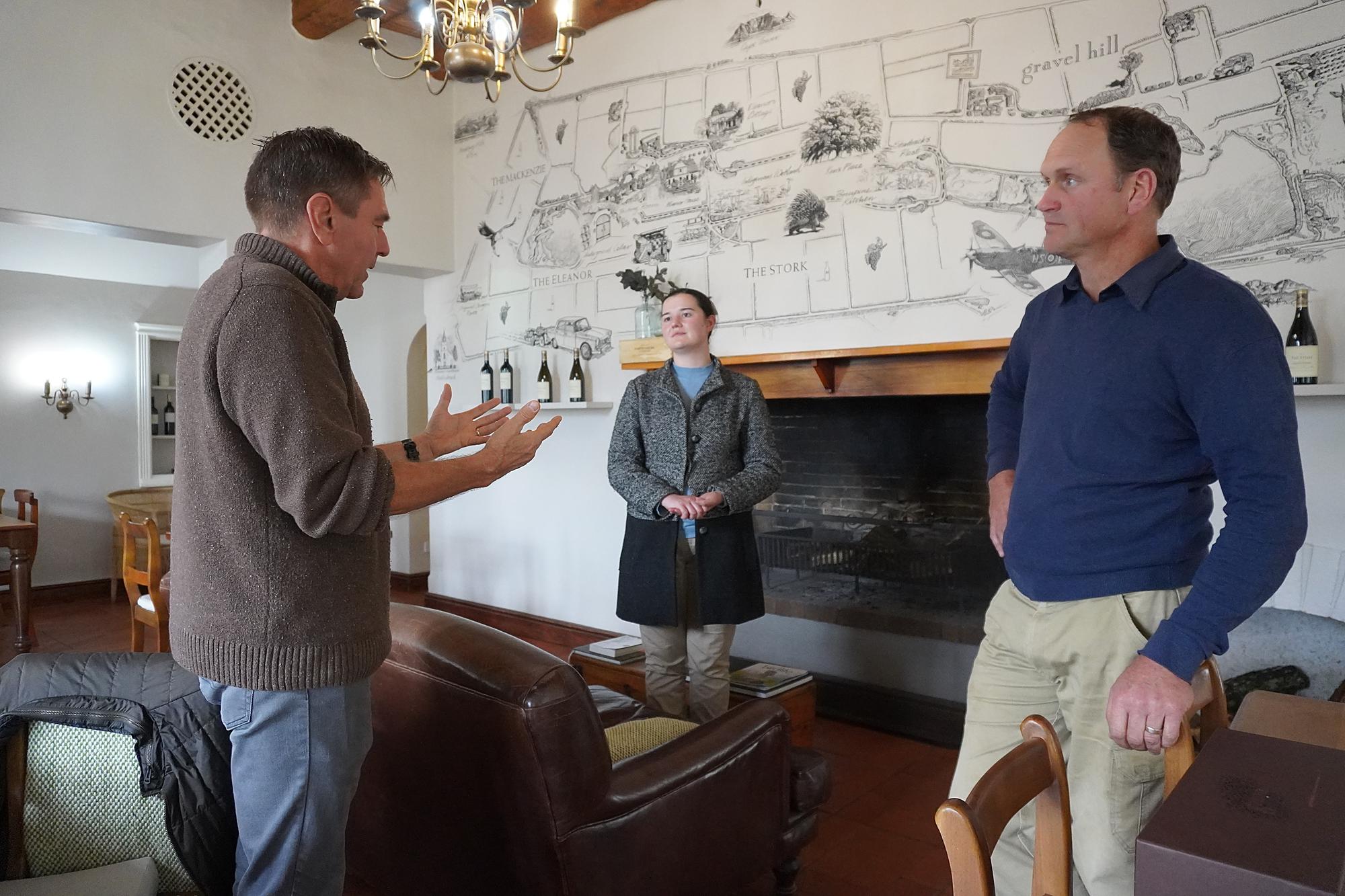 Jan, Andrea, and Wilhelm discussing the Hartenberg estate