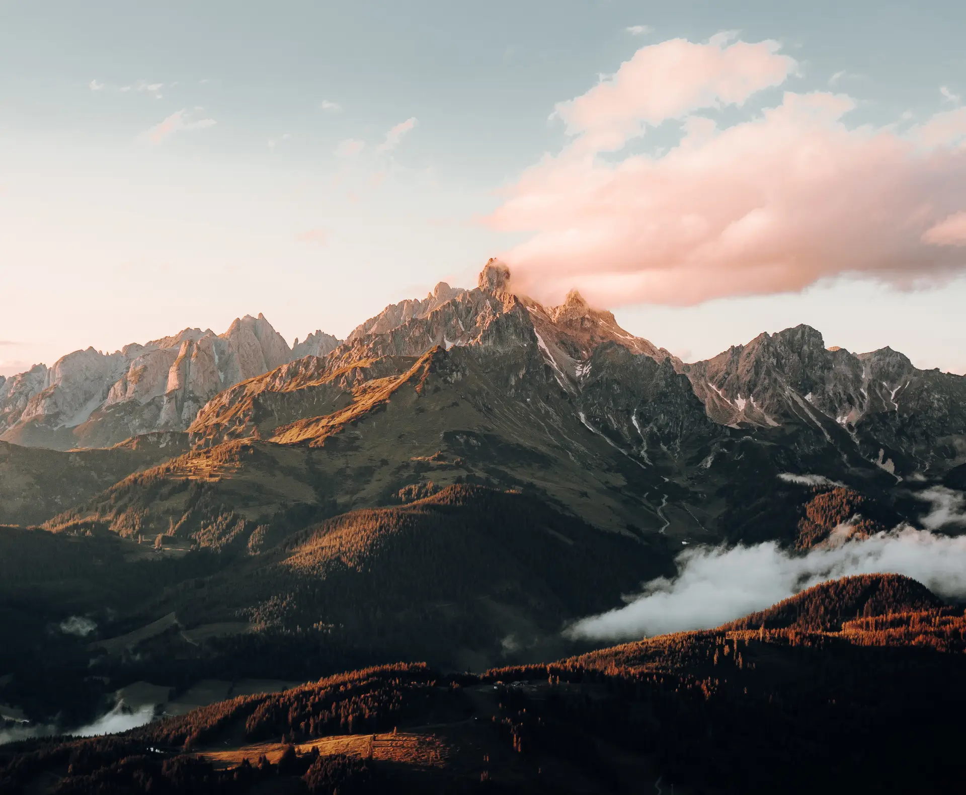 Dynamic picture of a cyclist riding downhill