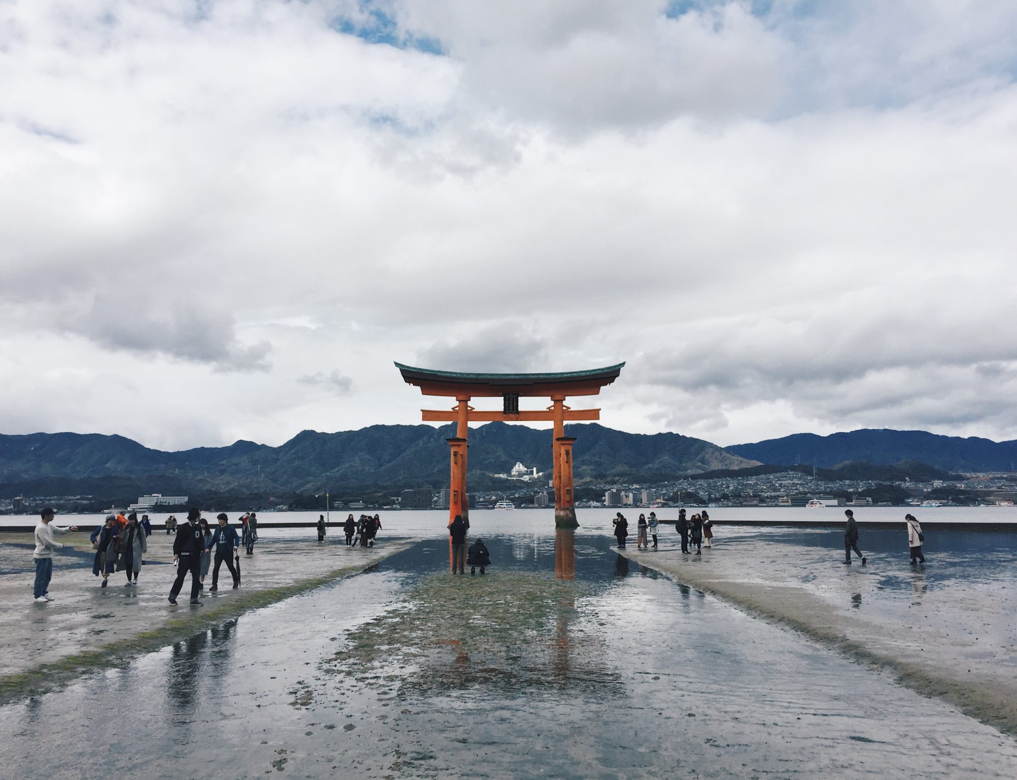 Hiroshima Torii e1488070534688