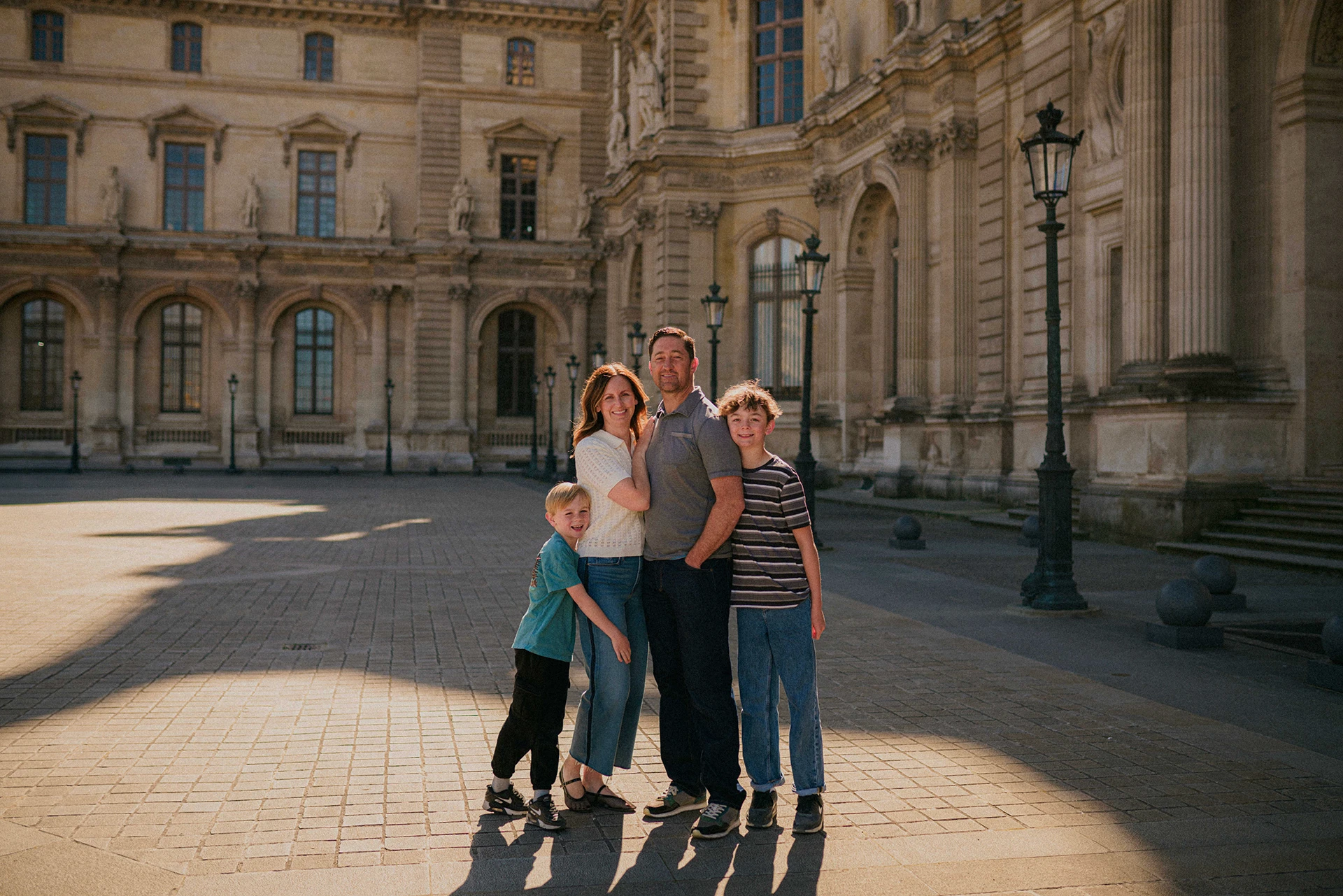 Paris Photographer - LeParisPro. Weddings, engagements, proposals, lifestyle and fashion photoshoots.