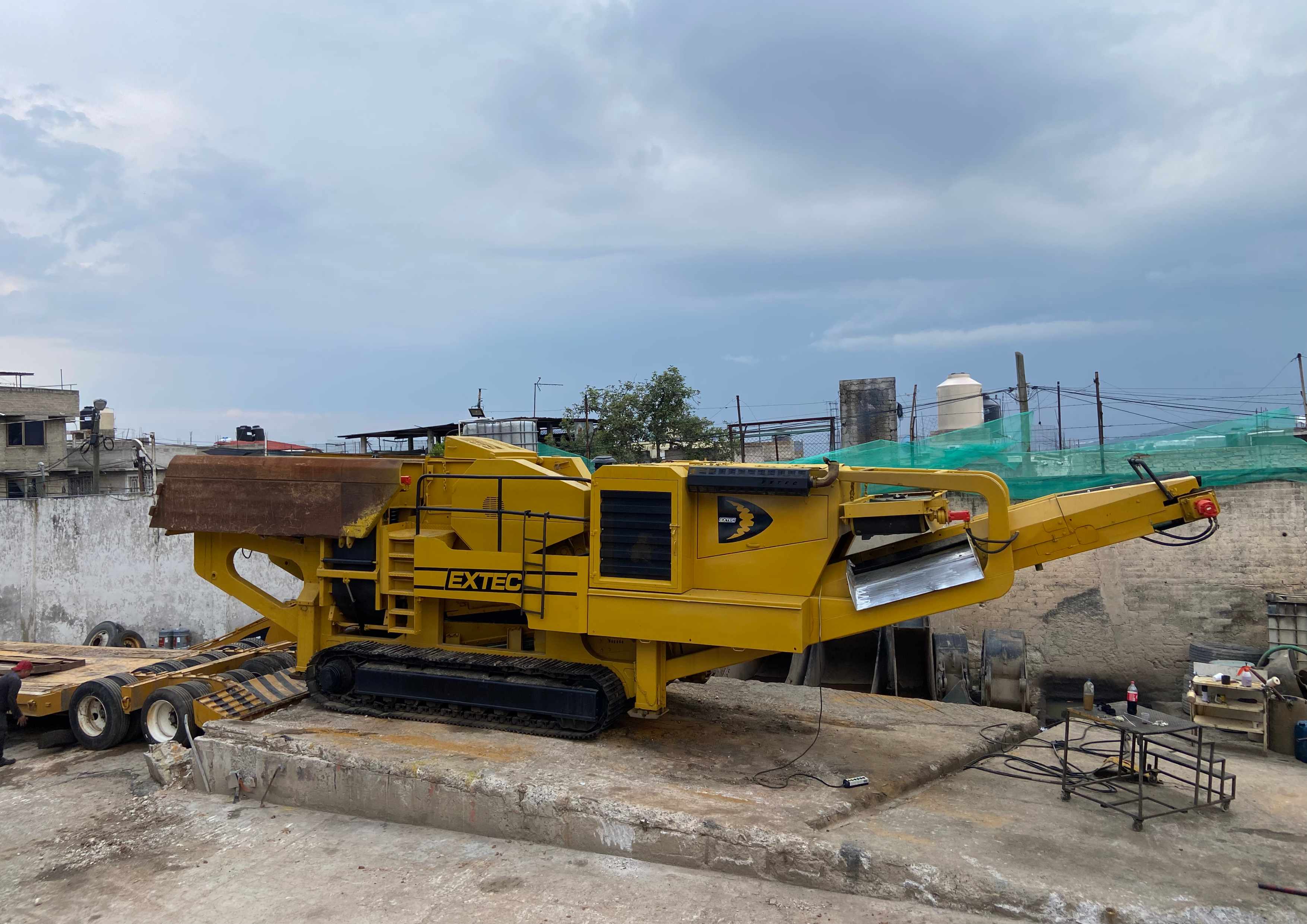 trituradora sobre concreto