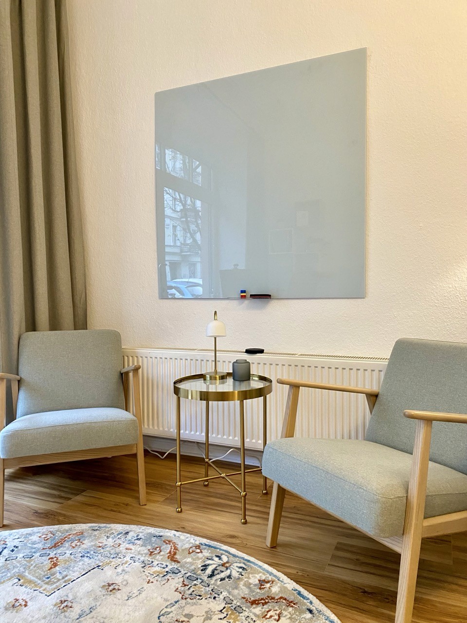 Sitzecke im Emotionswerk Berlin