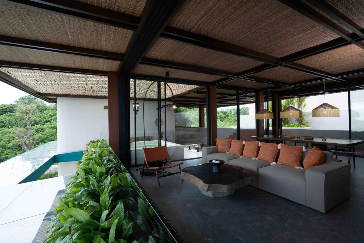 4-bedroom freehold villa with ocean views in Pecatu, Bukit