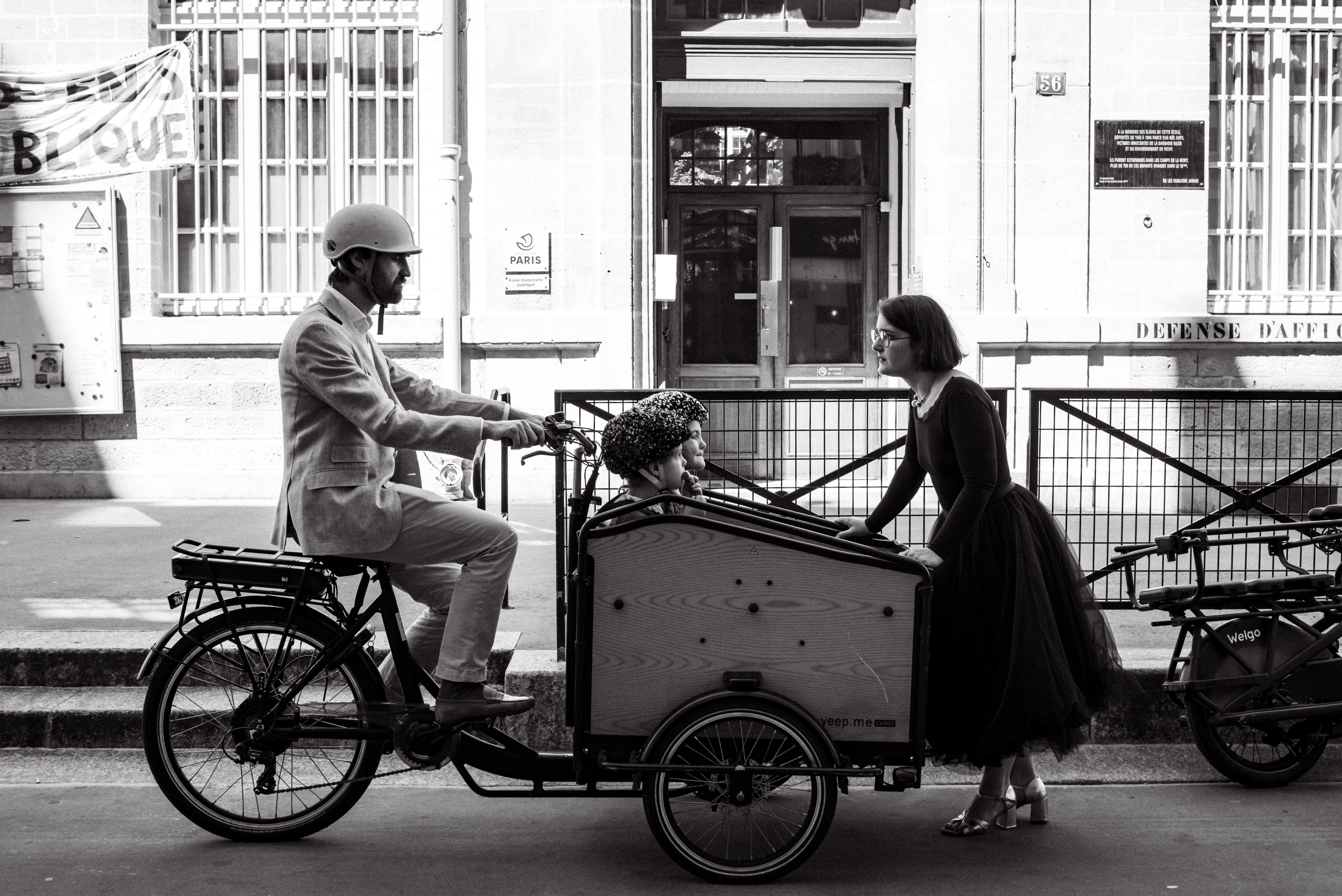 Moments de vie / complicité / en ville à paris