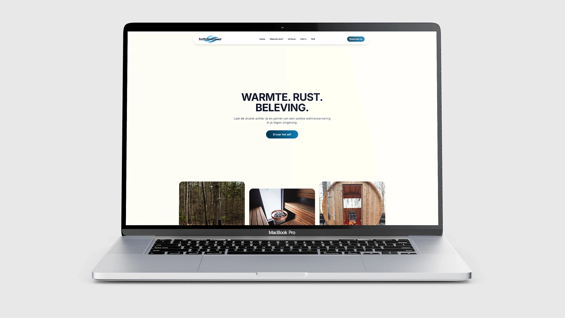 Openstaande laptop van de nieuwe website van Hottubverhuur