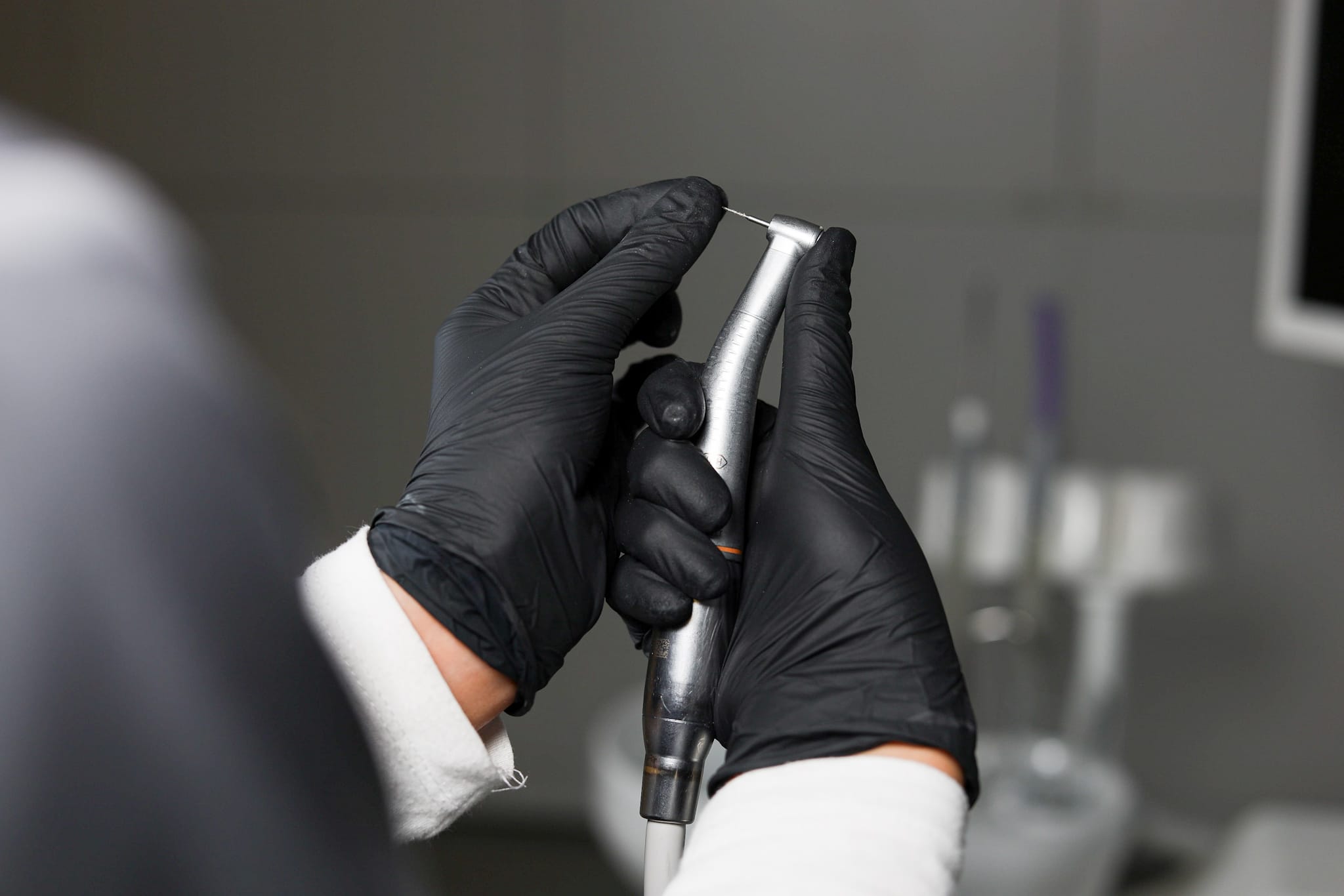 Wechsel des Aufsatzes eines Poliergeräts