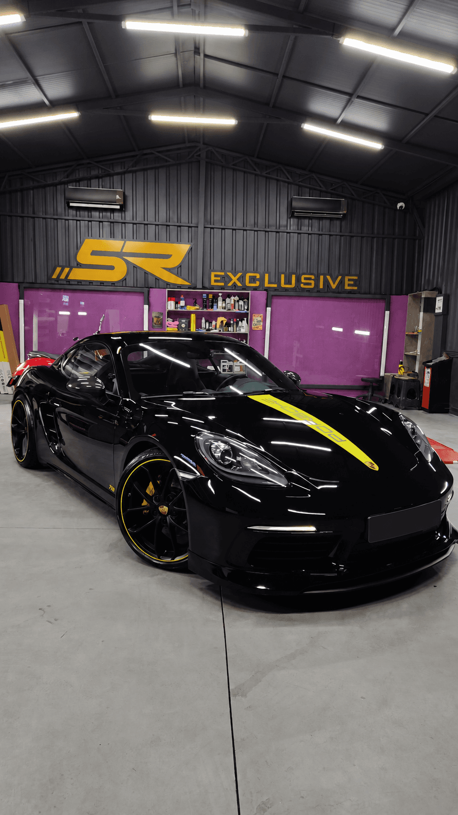 SR Exclusive uygulama merkezinde Porsche