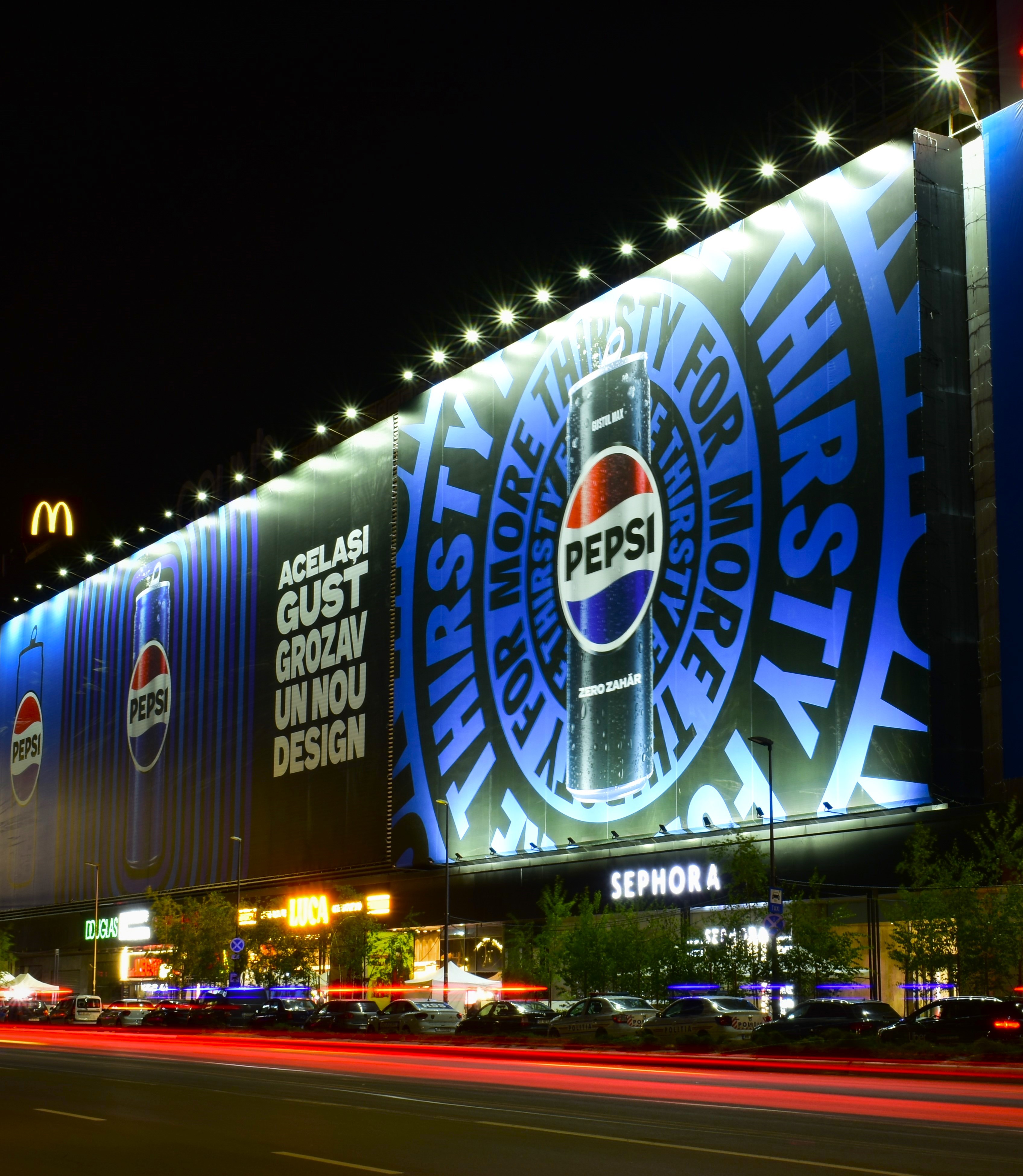 Piata unirii outdoor advertisement