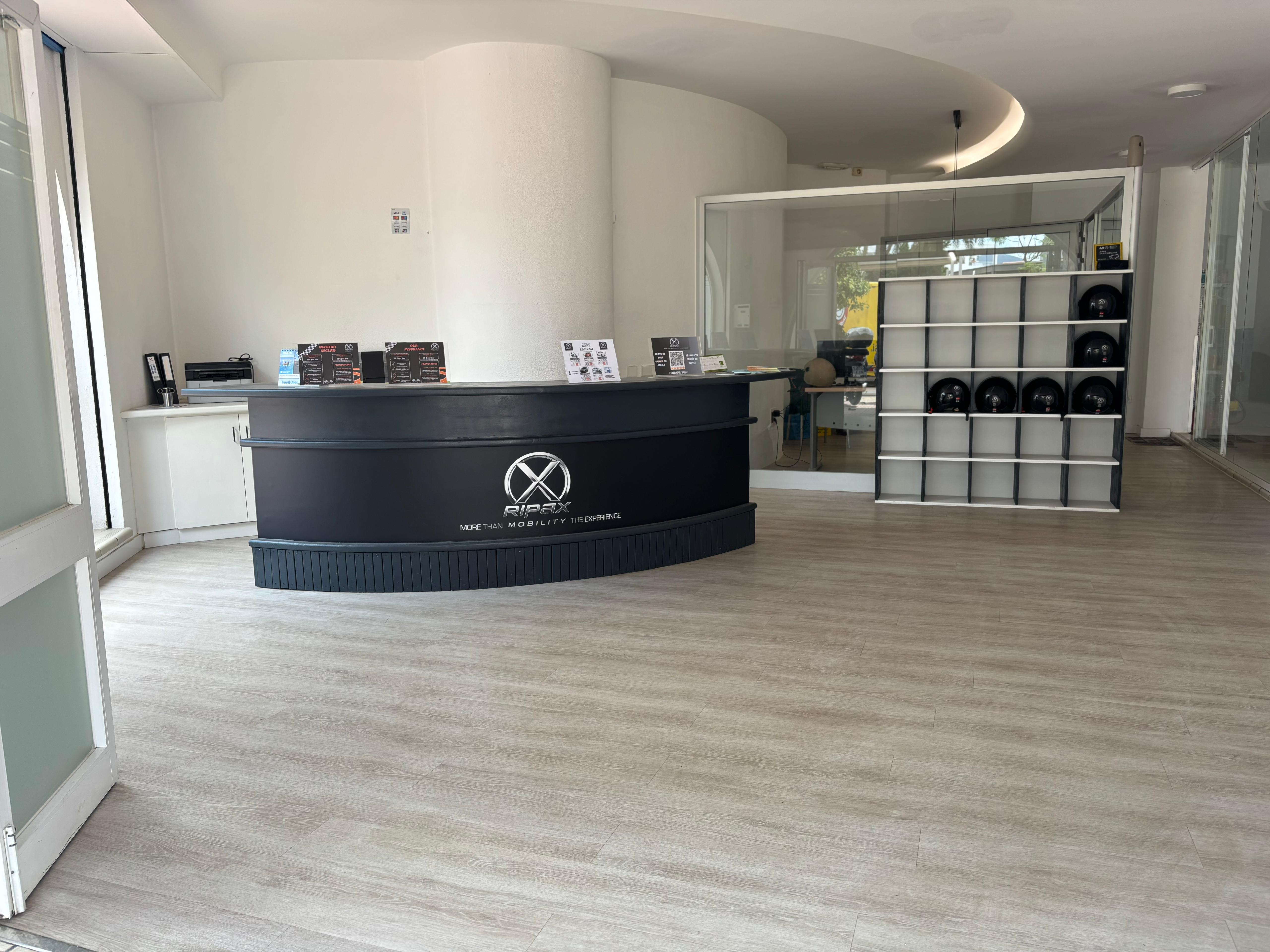 selective focus photography of silver Porsche coupe