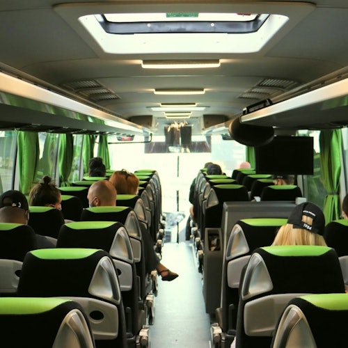 法兰克福哈恩机场：往返市中心的巴士接送票 - 拉岑豪森